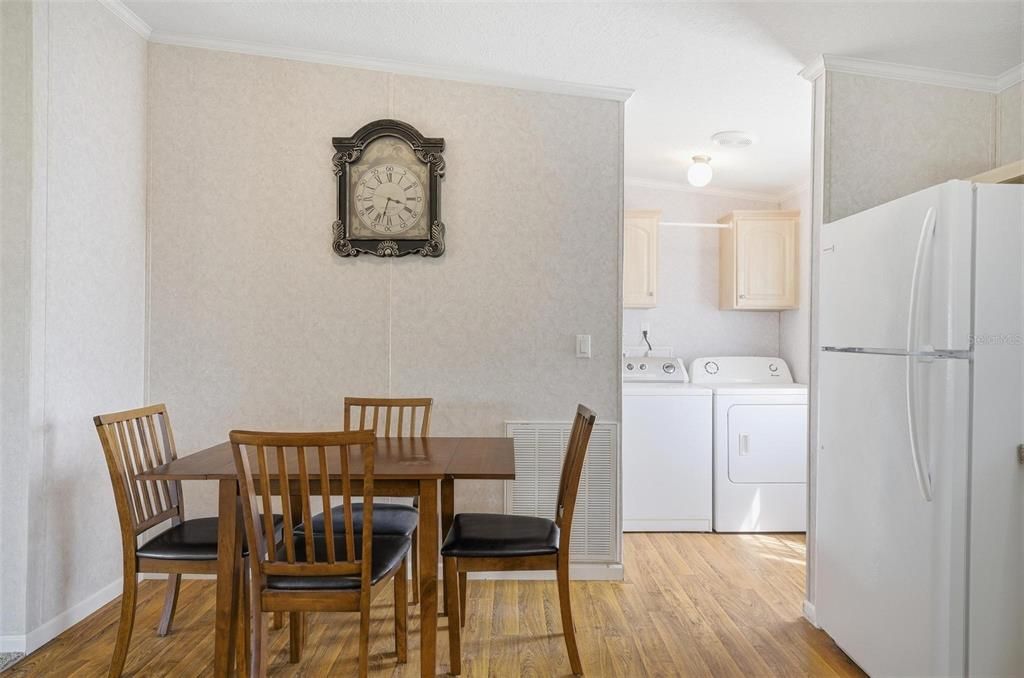 For Sale: $250,000 (2 beds, 2 baths, 962 Square Feet)