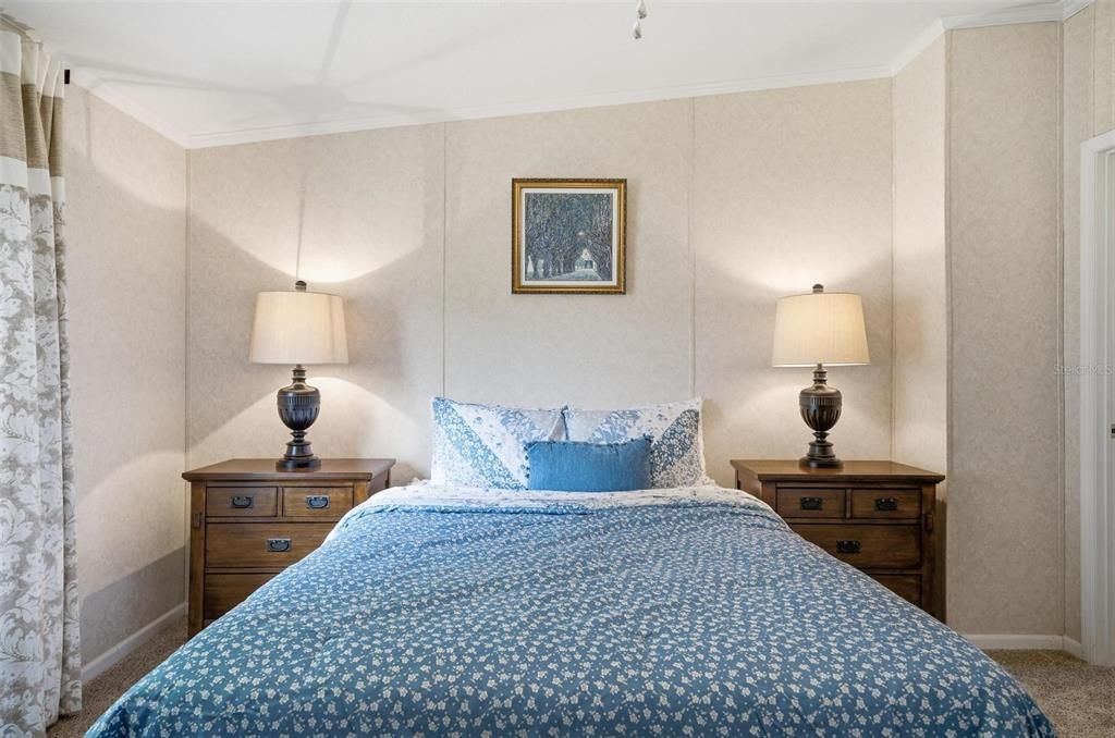 For Sale: $250,000 (2 beds, 2 baths, 962 Square Feet)