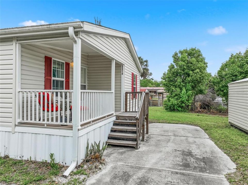For Sale: $250,000 (2 beds, 2 baths, 962 Square Feet)