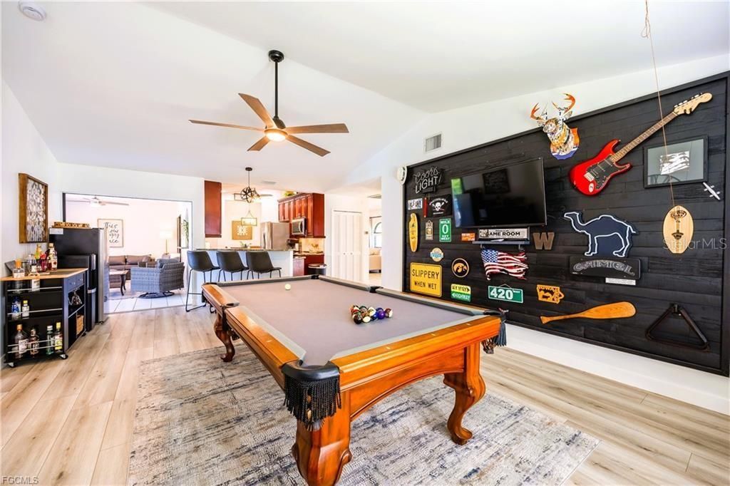 En Venta: $469,000 (3 camas, 2 baños, 2025 Pies cuadrados)