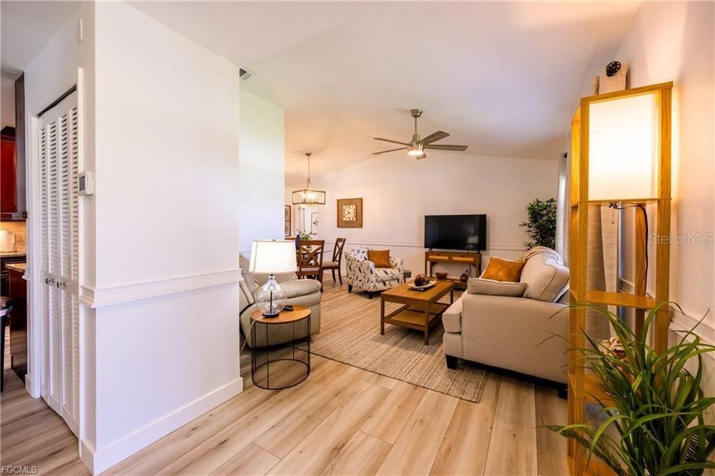 En Venta: $469,000 (3 camas, 2 baños, 2025 Pies cuadrados)