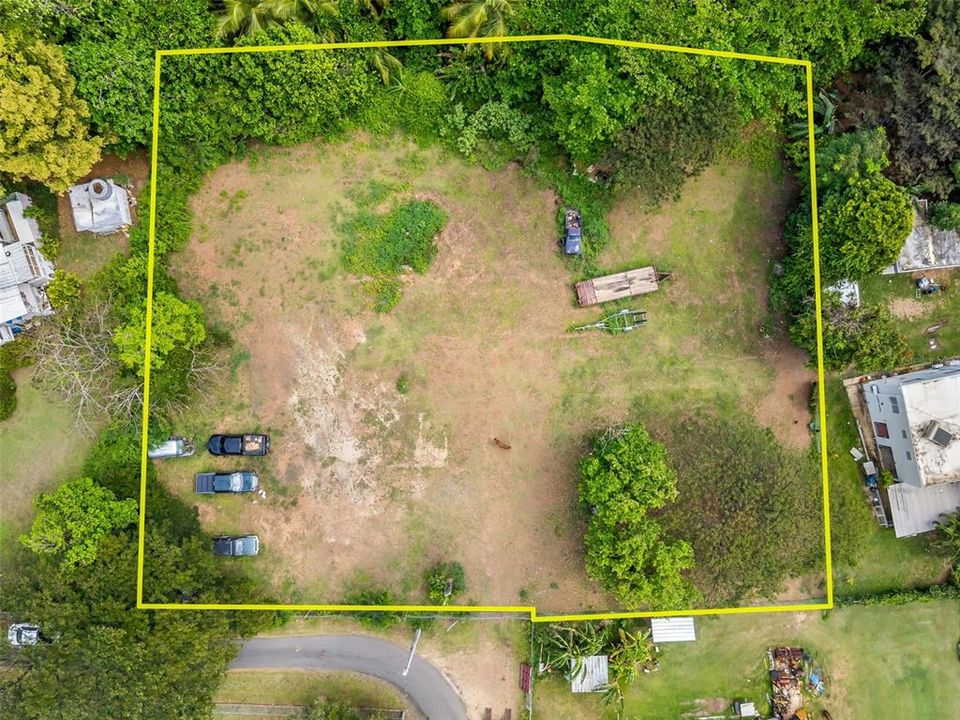 На продажу: $240,000 (0.99 acres)