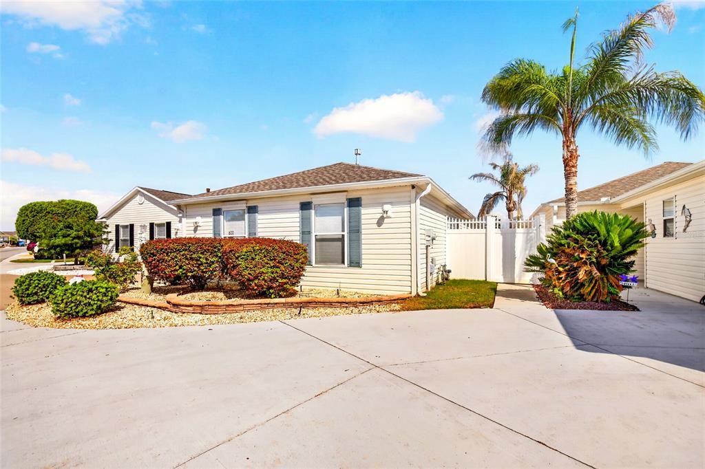 For Sale: $409,000 (3 beds, 2 baths, 1397 Square Feet)