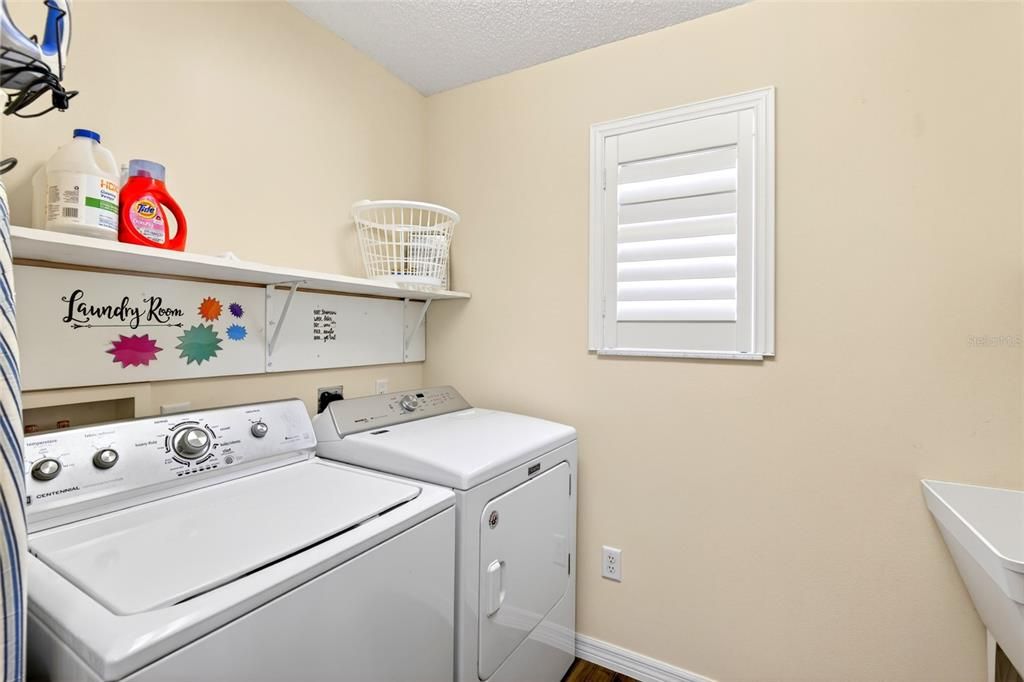 For Sale: $409,000 (3 beds, 2 baths, 1397 Square Feet)