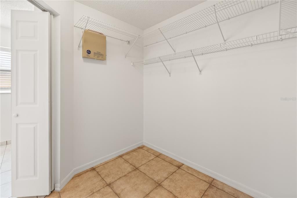 En Venta: $384,500 (4 camas, 2 baños, 1485 Pies cuadrados)
