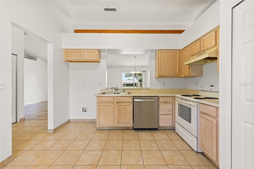 En Venta: $384,500 (4 camas, 2 baños, 1485 Pies cuadrados)
