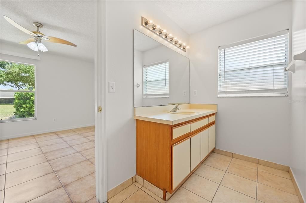 En Venta: $384,500 (4 camas, 2 baños, 1485 Pies cuadrados)
