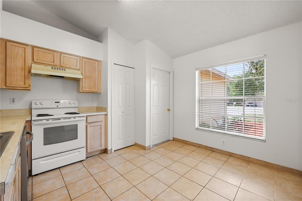En Venta: $384,500 (4 camas, 2 baños, 1485 Pies cuadrados)