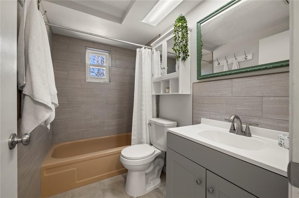 En Venta: $290,000 (2 camas, 2 baños, 1296 Pies cuadrados)