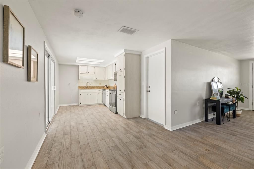 En Venta: $290,000 (2 camas, 2 baños, 1296 Pies cuadrados)