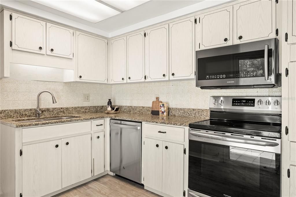 En Venta: $290,000 (2 camas, 2 baños, 1296 Pies cuadrados)