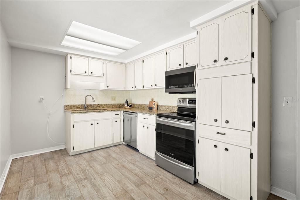 En Venta: $290,000 (2 camas, 2 baños, 1296 Pies cuadrados)