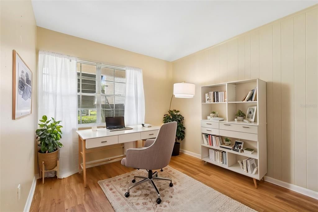 Active With Contract: $220,000 (2 beds, 1 baths, 923 Square Feet)