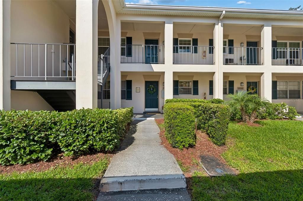 Active With Contract: $220,000 (2 beds, 1 baths, 923 Square Feet)