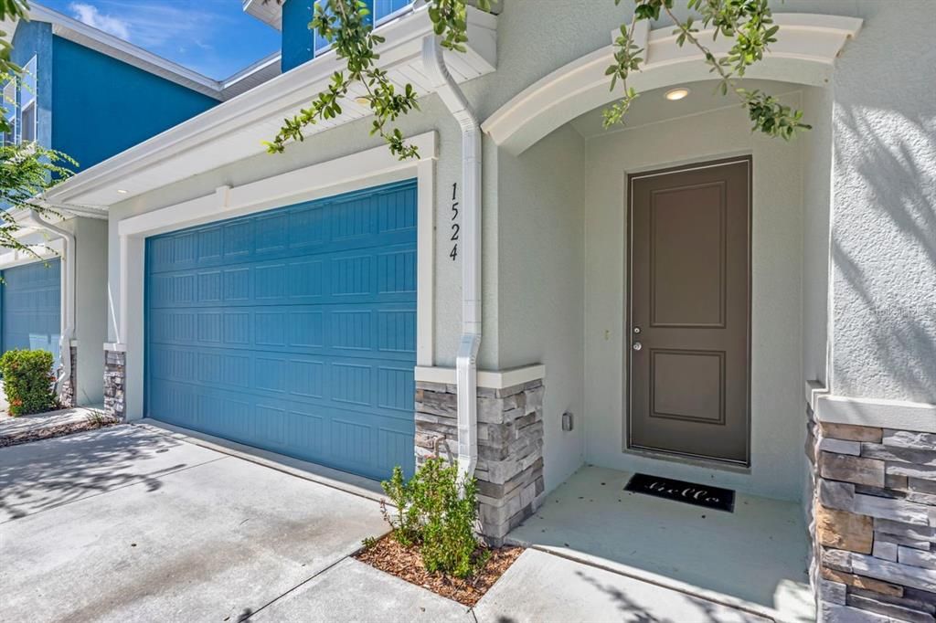 For Sale: $449,900 (3 beds, 2 baths, 2262 Square Feet)