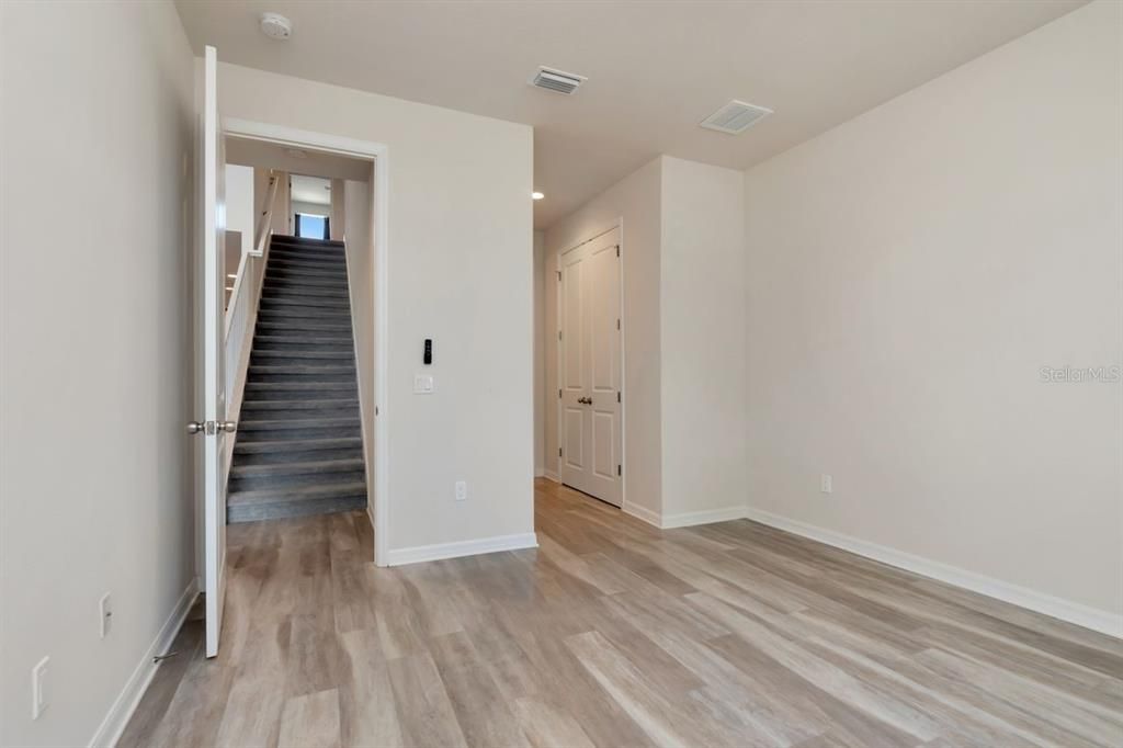 For Sale: $449,900 (3 beds, 2 baths, 2262 Square Feet)
