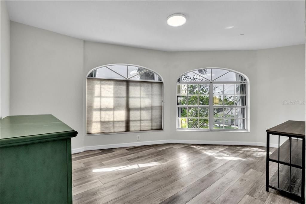 Active With Contract: $500,000 (3 beds, 2 baths, 2258 Square Feet)