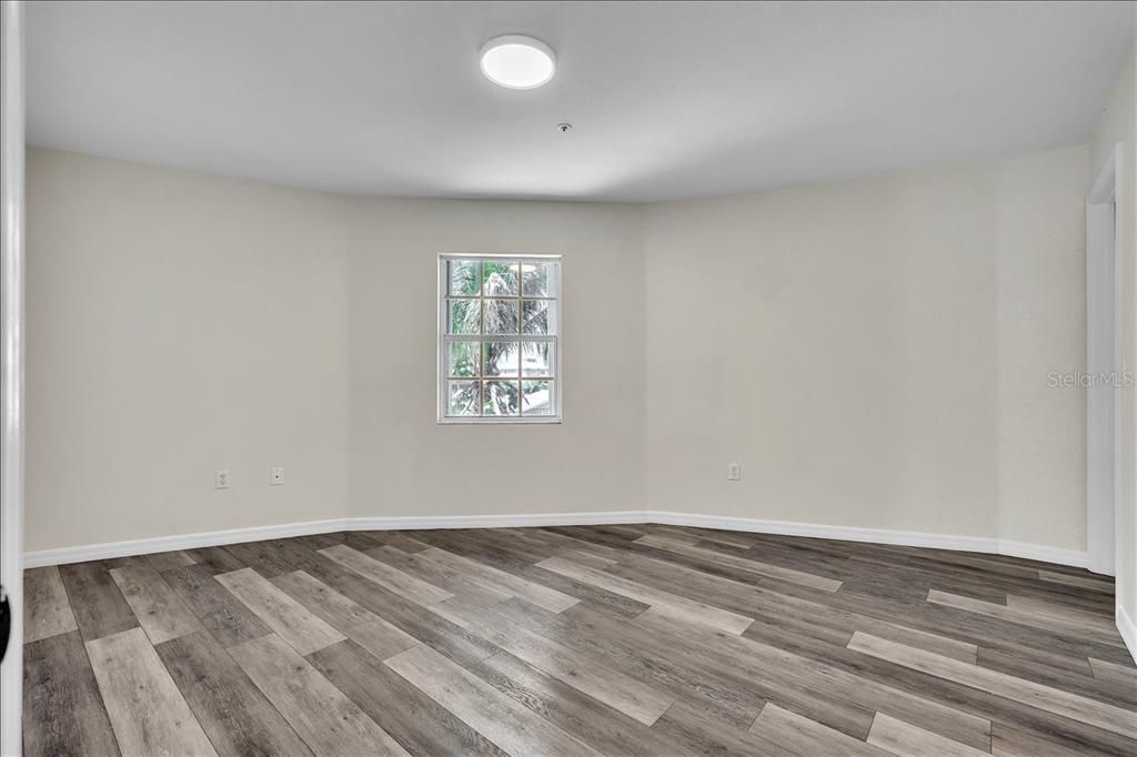 Active With Contract: $500,000 (3 beds, 2 baths, 2258 Square Feet)