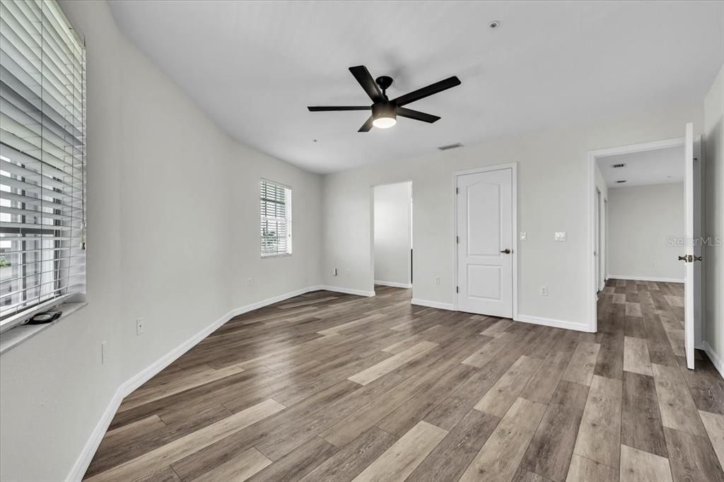 Active With Contract: $500,000 (3 beds, 2 baths, 2258 Square Feet)