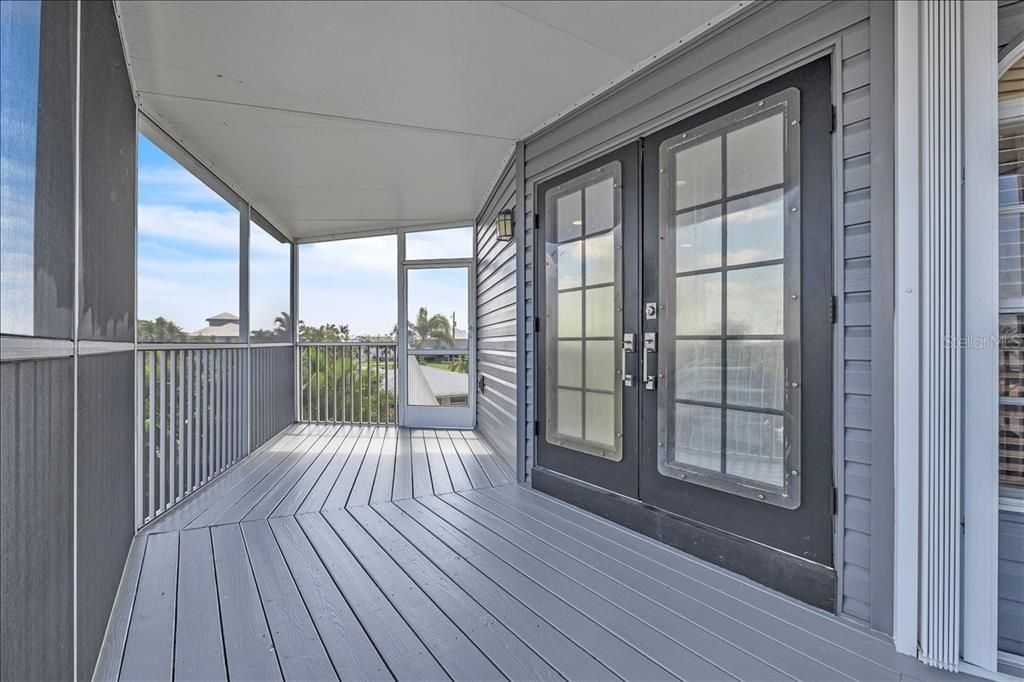 Active With Contract: $500,000 (3 beds, 2 baths, 2258 Square Feet)