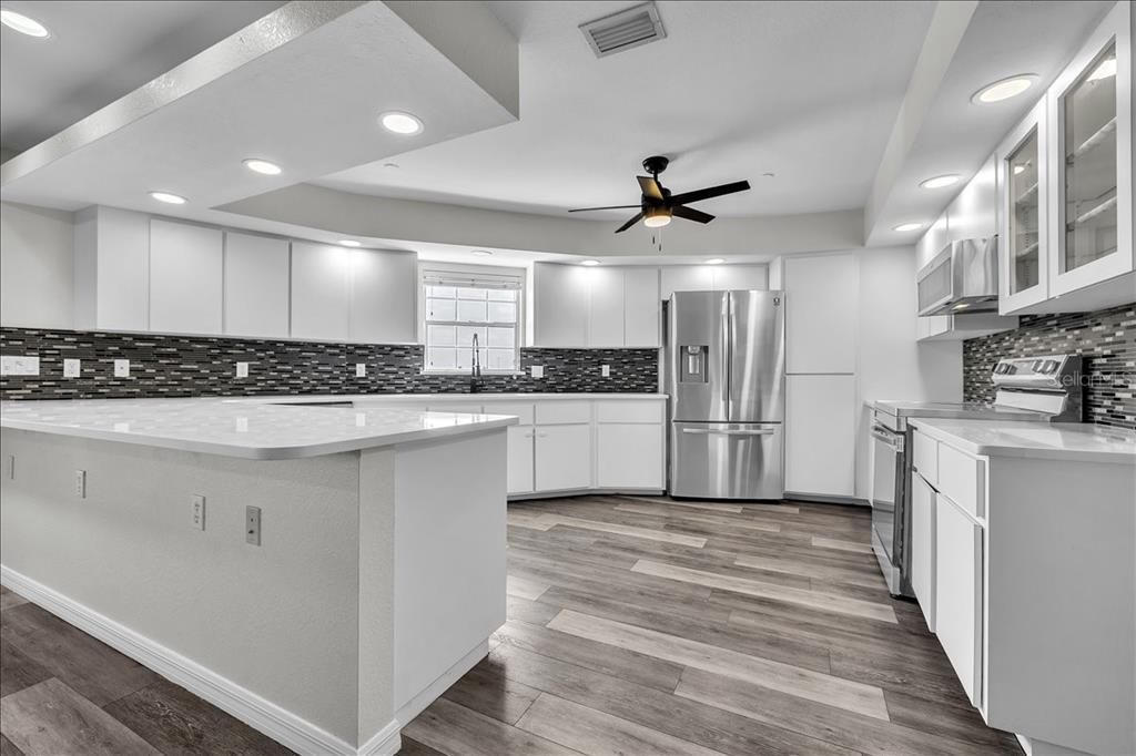 Active With Contract: $500,000 (3 beds, 2 baths, 2258 Square Feet)