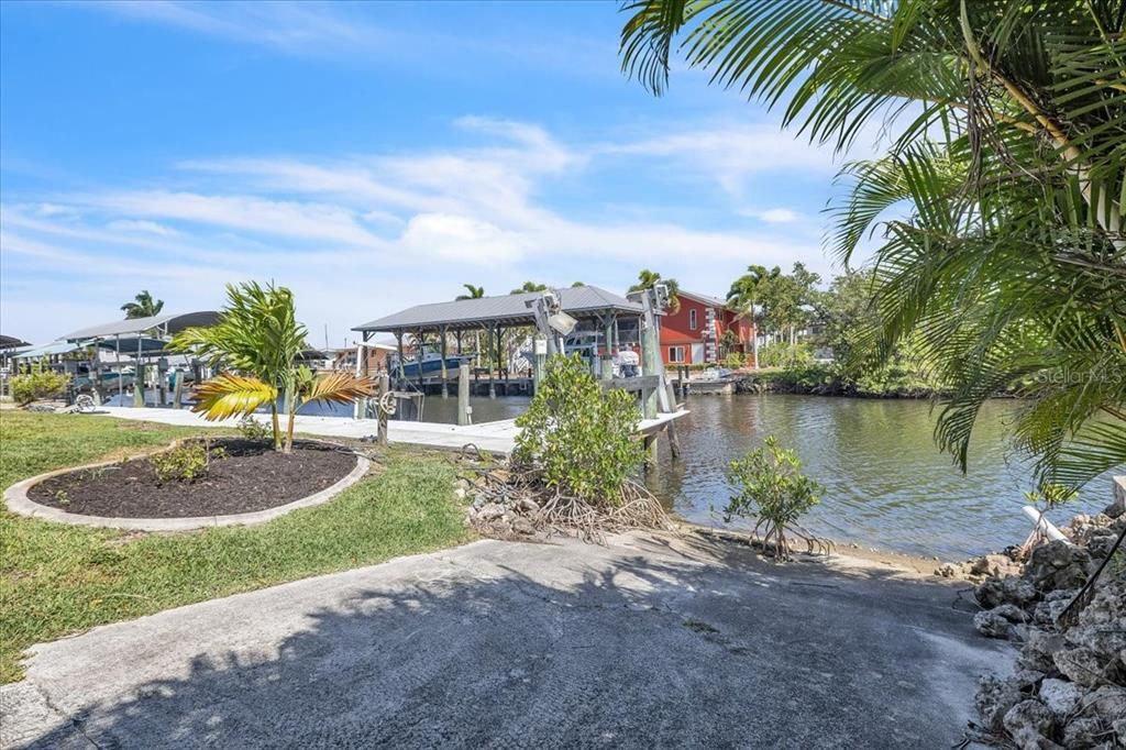 Active With Contract: $500,000 (3 beds, 2 baths, 2258 Square Feet)