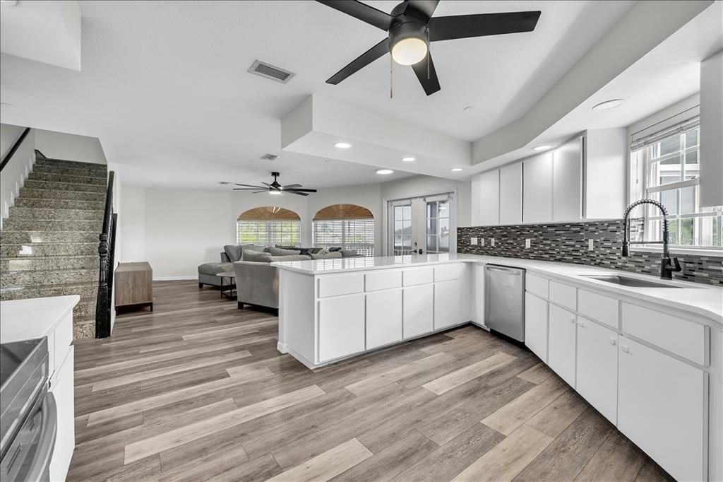 Active With Contract: $500,000 (3 beds, 2 baths, 2258 Square Feet)