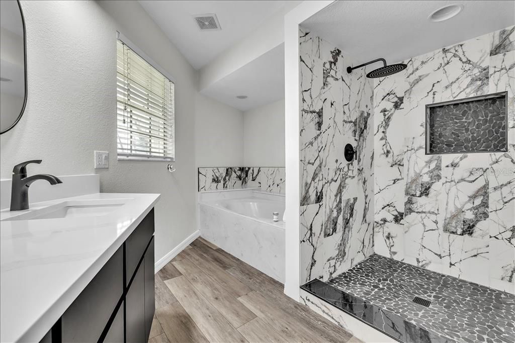 Active With Contract: $500,000 (3 beds, 2 baths, 2258 Square Feet)