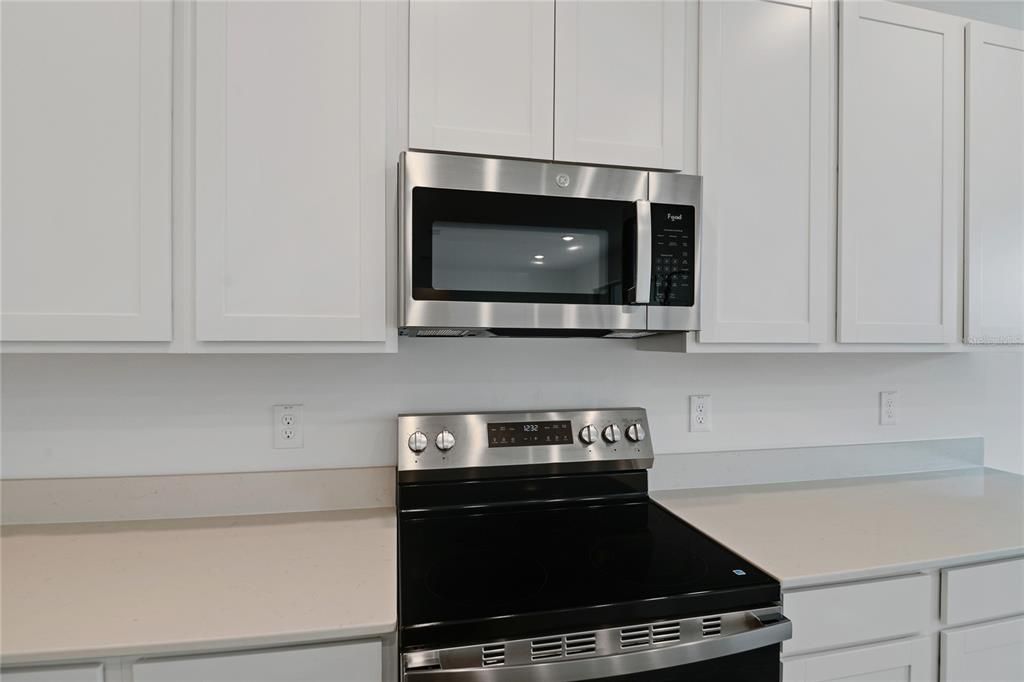 For Sale: $439,999 (3 beds, 2 baths, 1965 Square Feet)