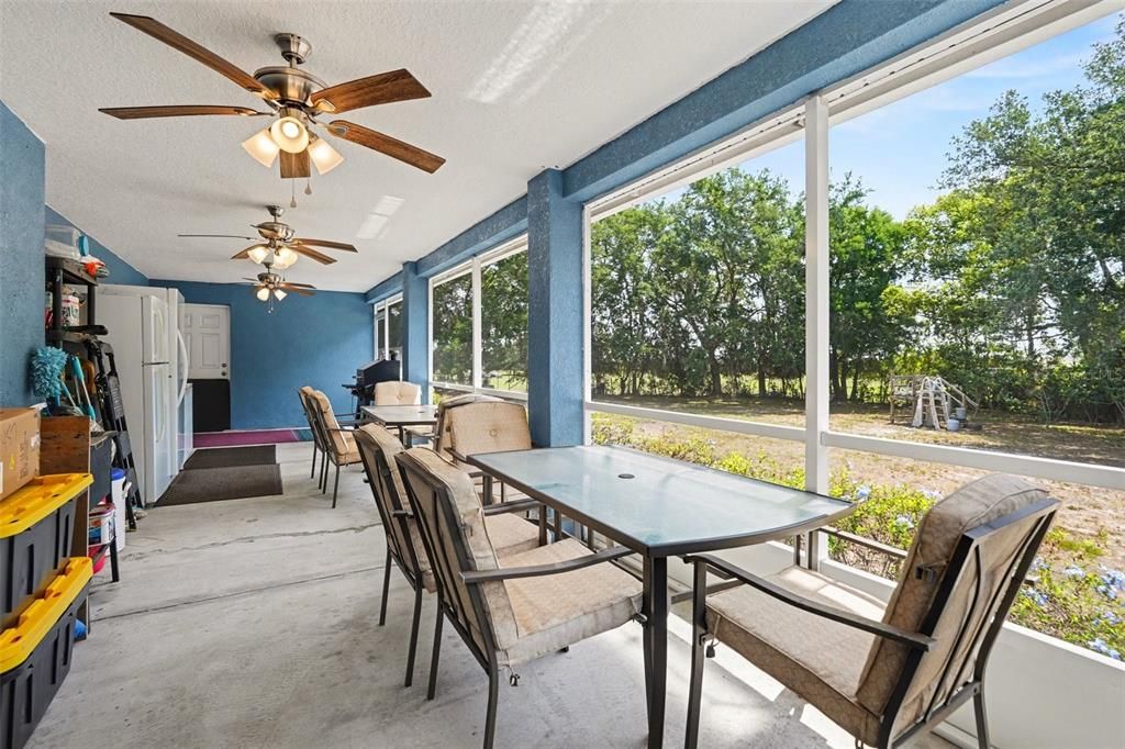 For Sale: $550,000 (3 beds, 2 baths, 1760 Square Feet)