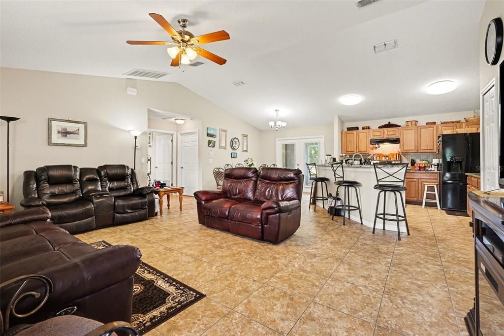 For Sale: $550,000 (3 beds, 2 baths, 1760 Square Feet)