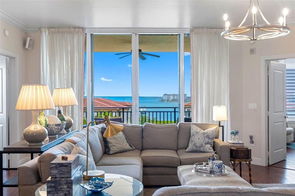 Active With Contract: $925,000 (3 beds, 2 baths, 2000 Square Feet)