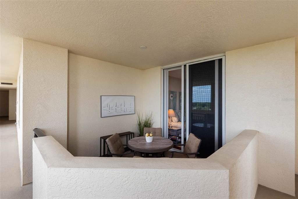 Active With Contract: $925,000 (3 beds, 2 baths, 2000 Square Feet)