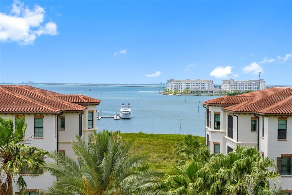 Active With Contract: $925,000 (3 beds, 2 baths, 2000 Square Feet)