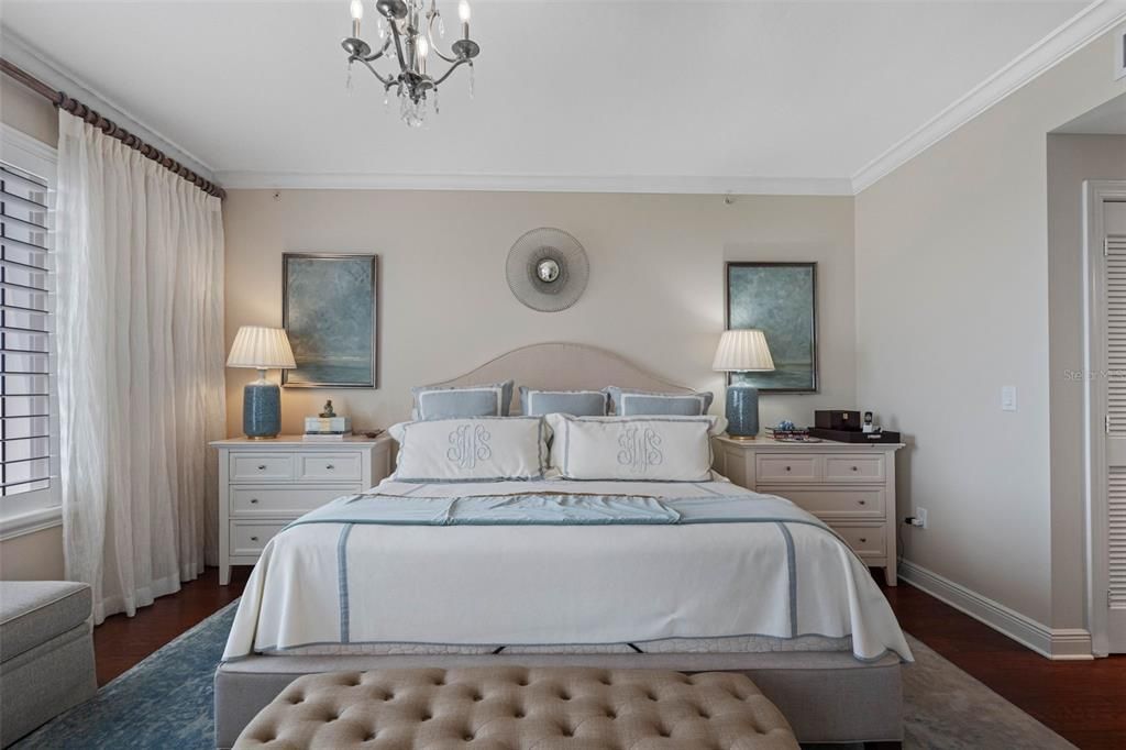 Active With Contract: $925,000 (3 beds, 2 baths, 2000 Square Feet)