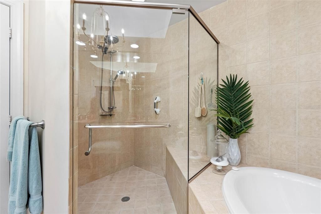 Active With Contract: $925,000 (3 beds, 2 baths, 2000 Square Feet)