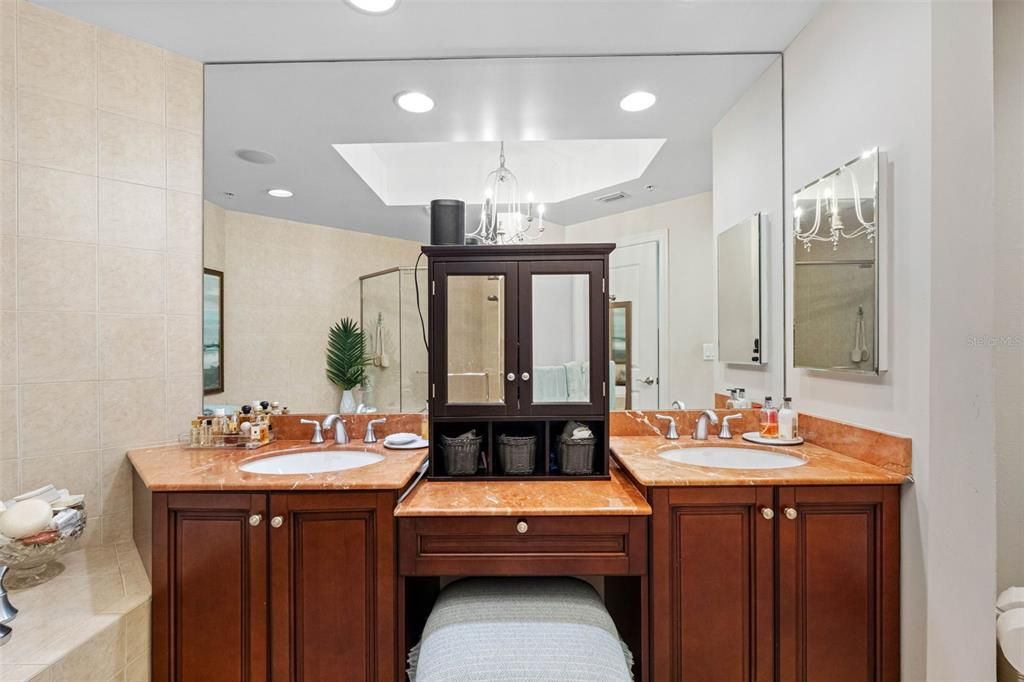 Active With Contract: $925,000 (3 beds, 2 baths, 2000 Square Feet)