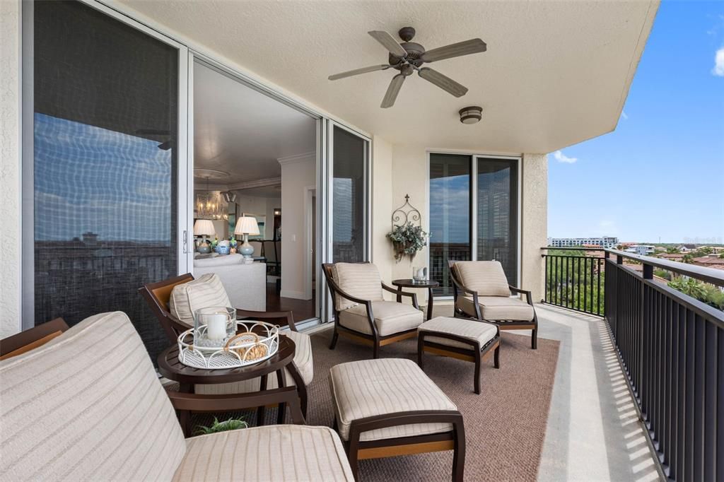 Active With Contract: $925,000 (3 beds, 2 baths, 2000 Square Feet)