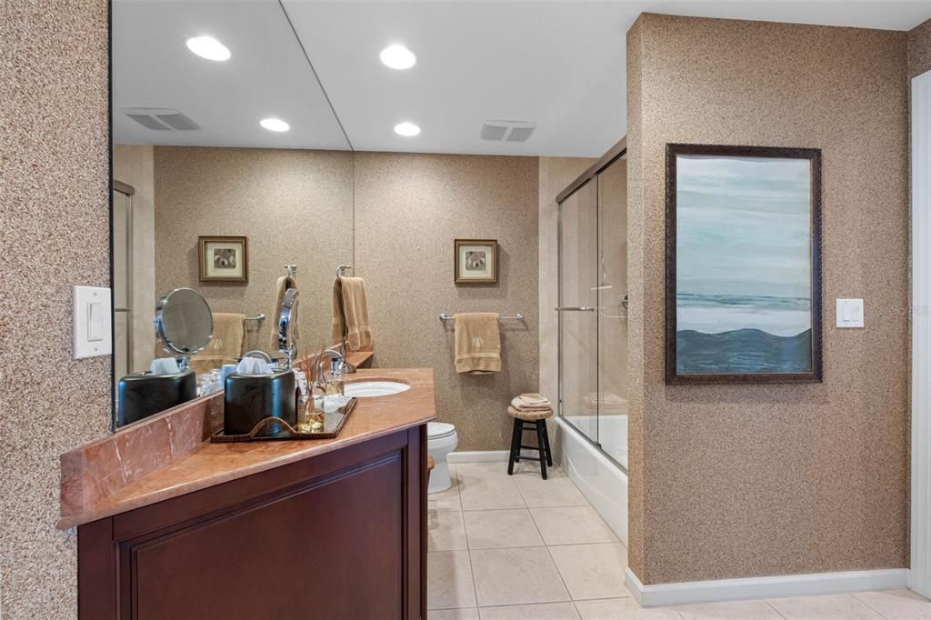 Active With Contract: $925,000 (3 beds, 2 baths, 2000 Square Feet)