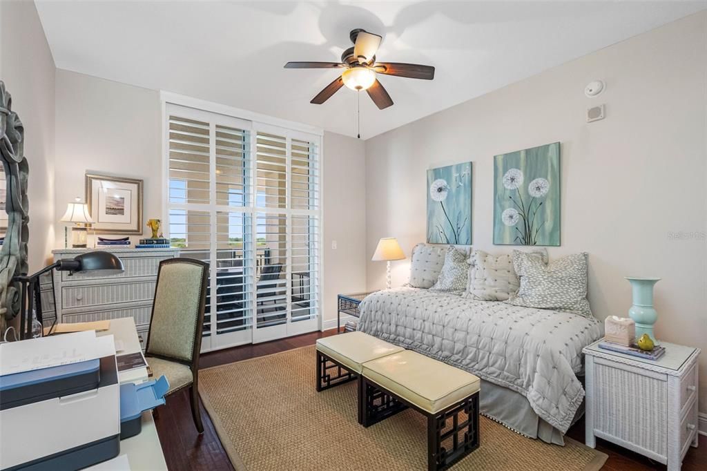 Active With Contract: $925,000 (3 beds, 2 baths, 2000 Square Feet)