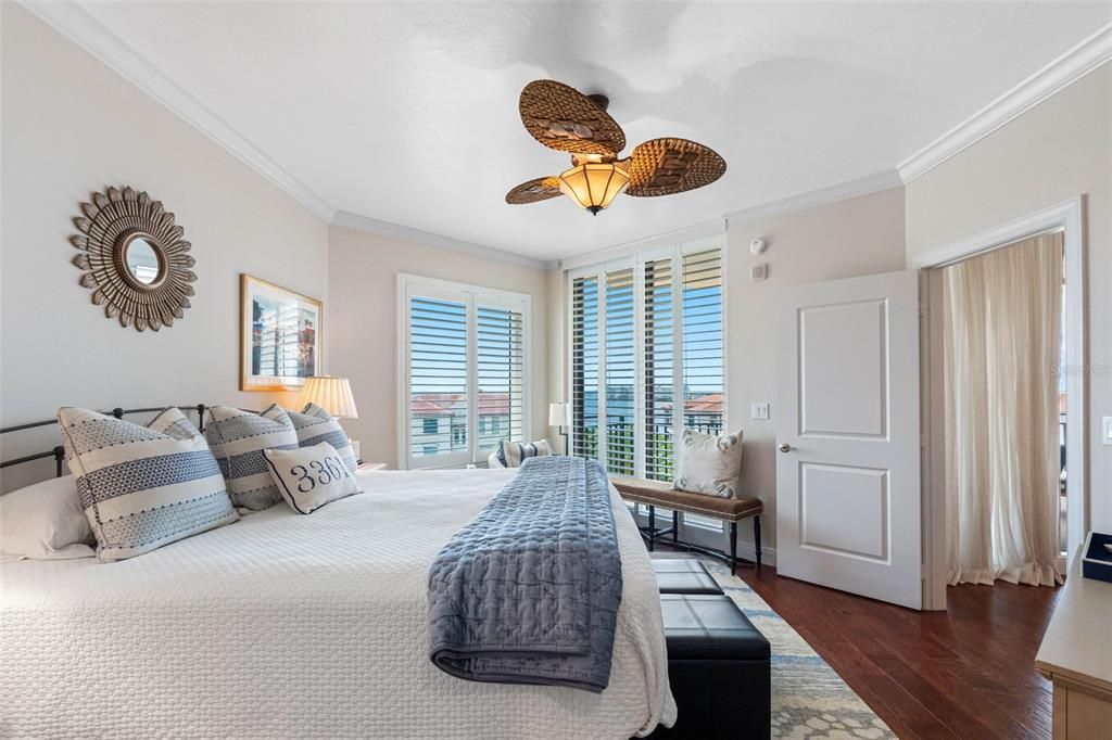 Active With Contract: $925,000 (3 beds, 2 baths, 2000 Square Feet)