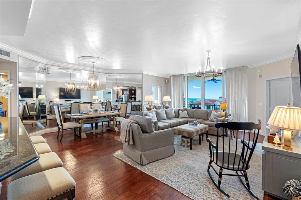 Active With Contract: $925,000 (3 beds, 2 baths, 2000 Square Feet)