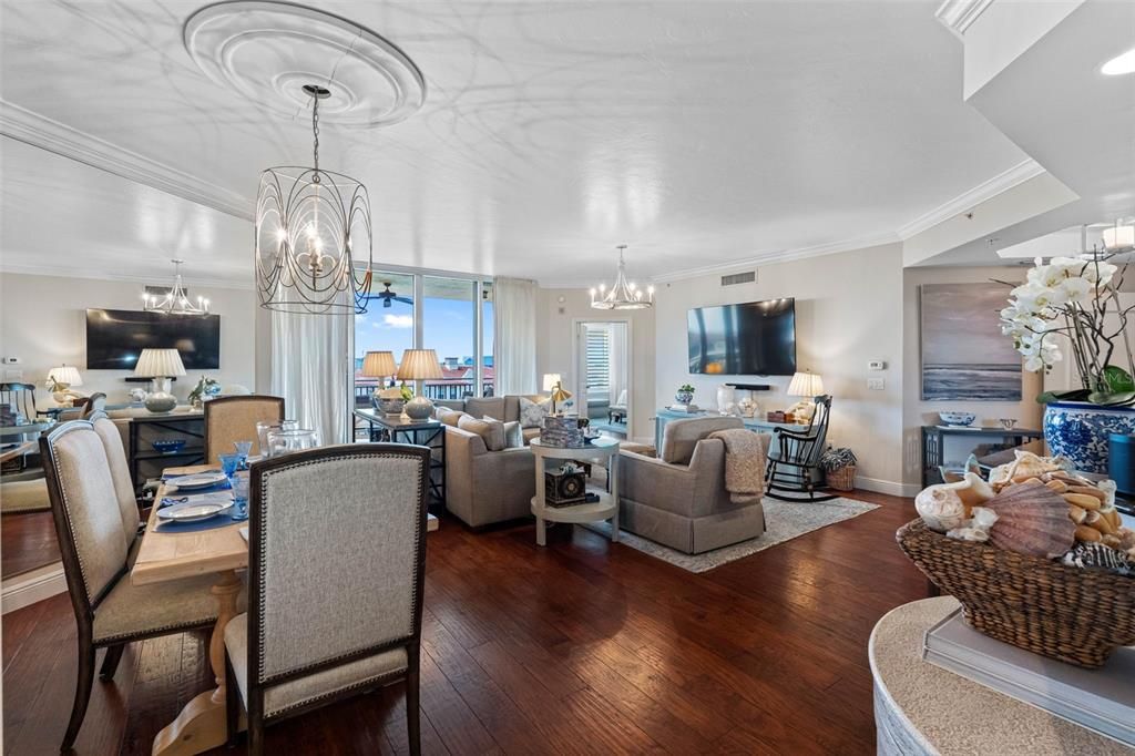 Active With Contract: $925,000 (3 beds, 2 baths, 2000 Square Feet)