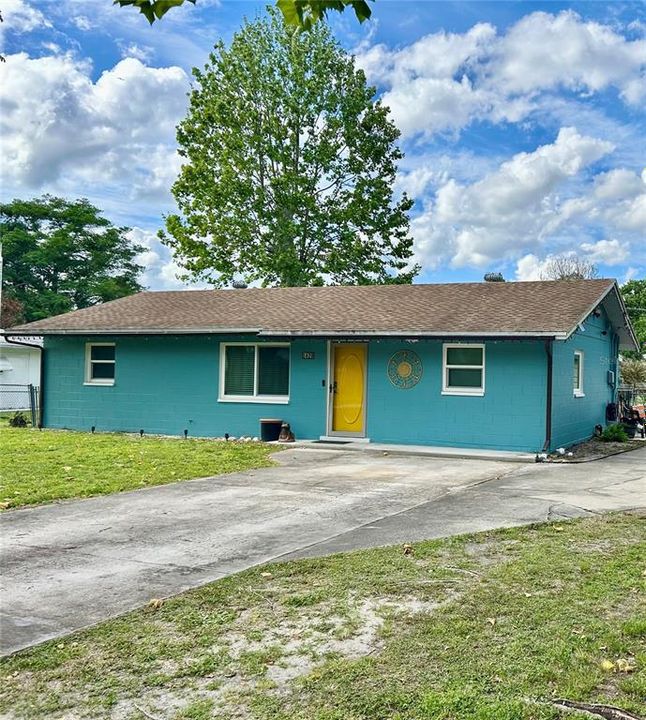 For Sale: $240,000 (3 beds, 2 baths, 986 Square Feet)