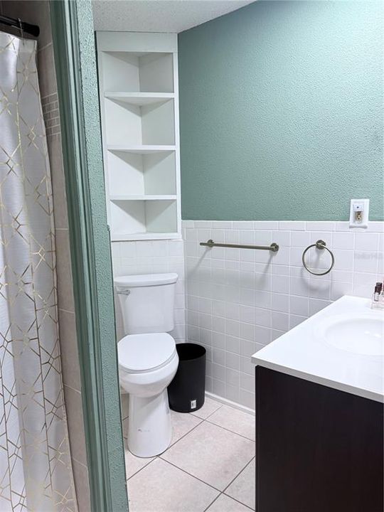 For Sale: $240,000 (3 beds, 2 baths, 986 Square Feet)