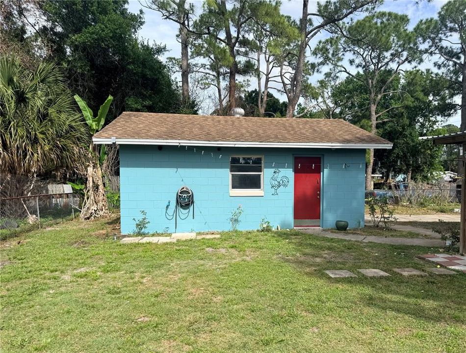 For Sale: $240,000 (3 beds, 2 baths, 986 Square Feet)