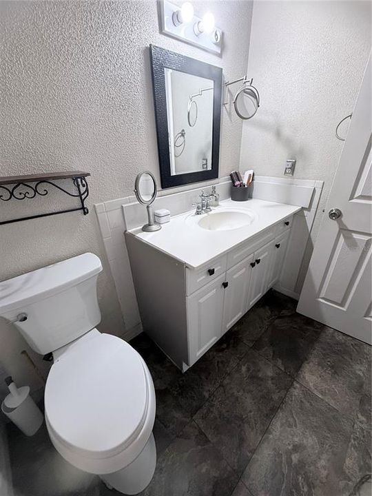 For Sale: $240,000 (3 beds, 2 baths, 986 Square Feet)