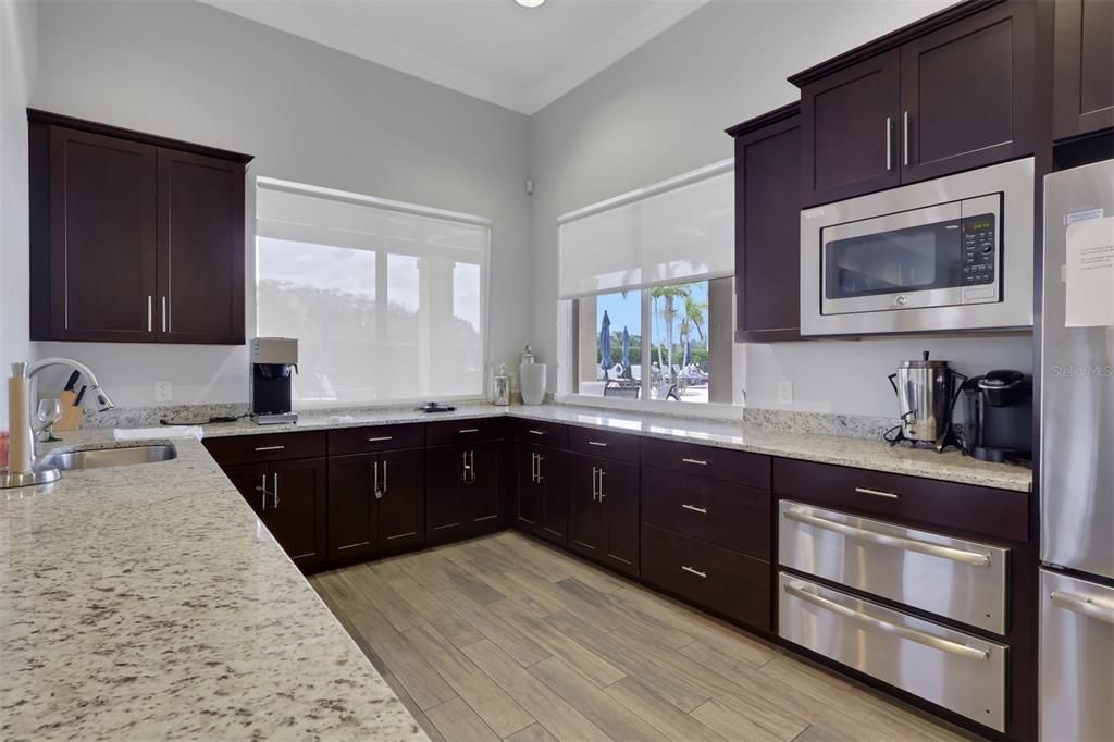 Active With Contract: $249,000 (2 beds, 2 baths, 1544 Square Feet)