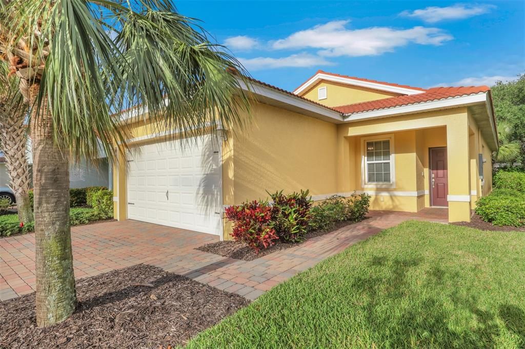 Active With Contract: $249,000 (2 beds, 2 baths, 1544 Square Feet)