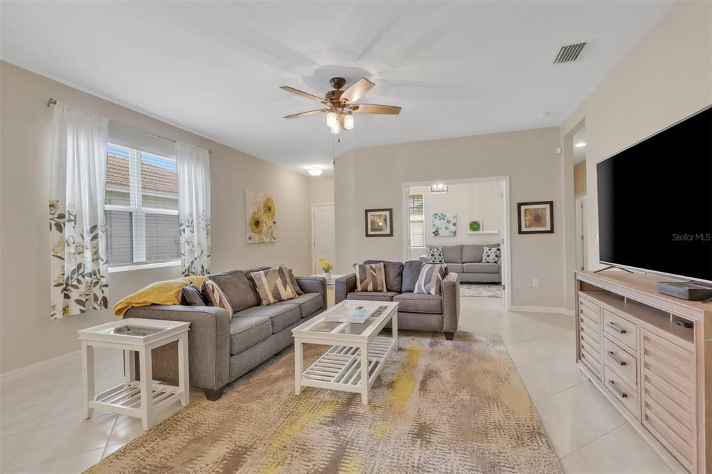 Active With Contract: $249,000 (2 beds, 2 baths, 1544 Square Feet)